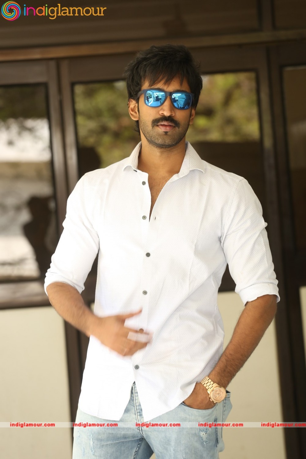 Aadhi Actor hd photo