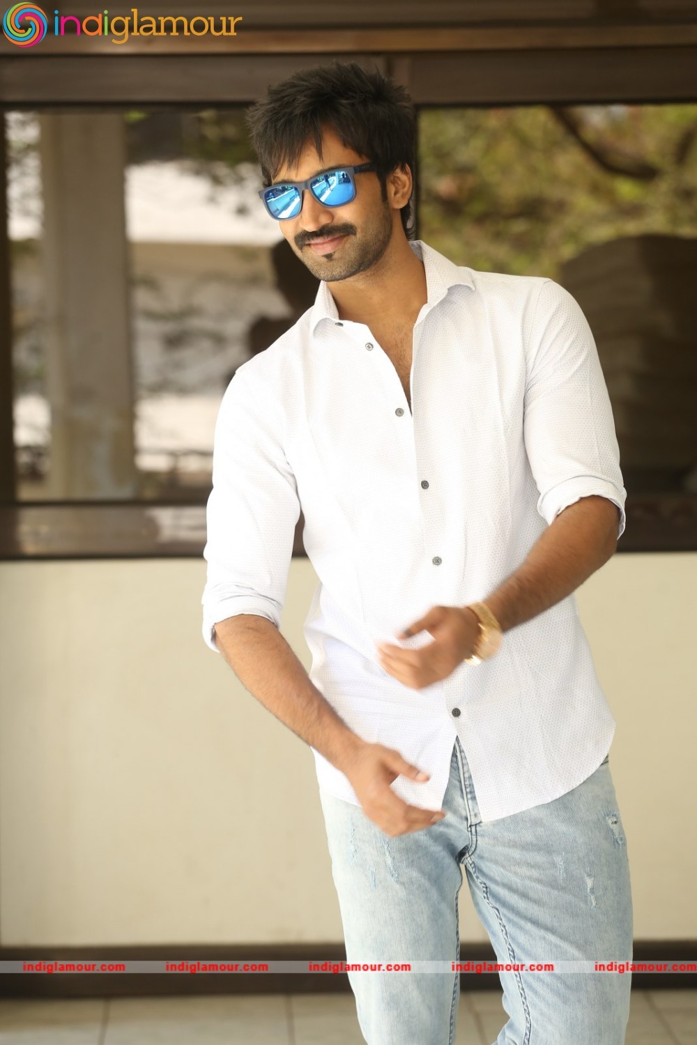 Aadhi Actor hd photo