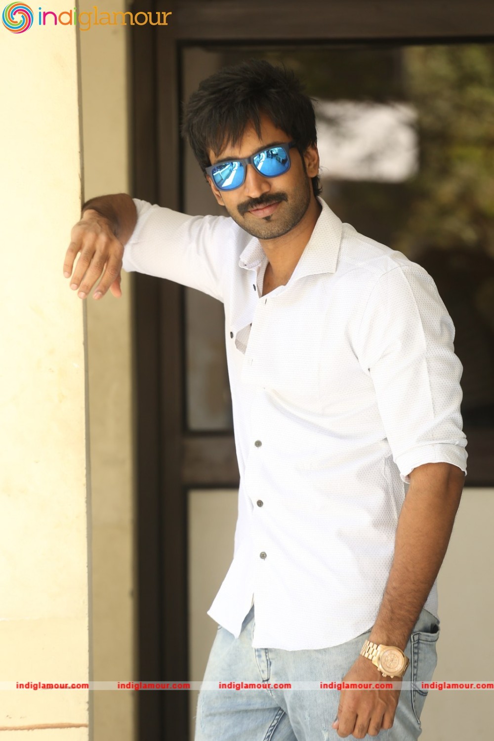 Aadhi Actor hd photo