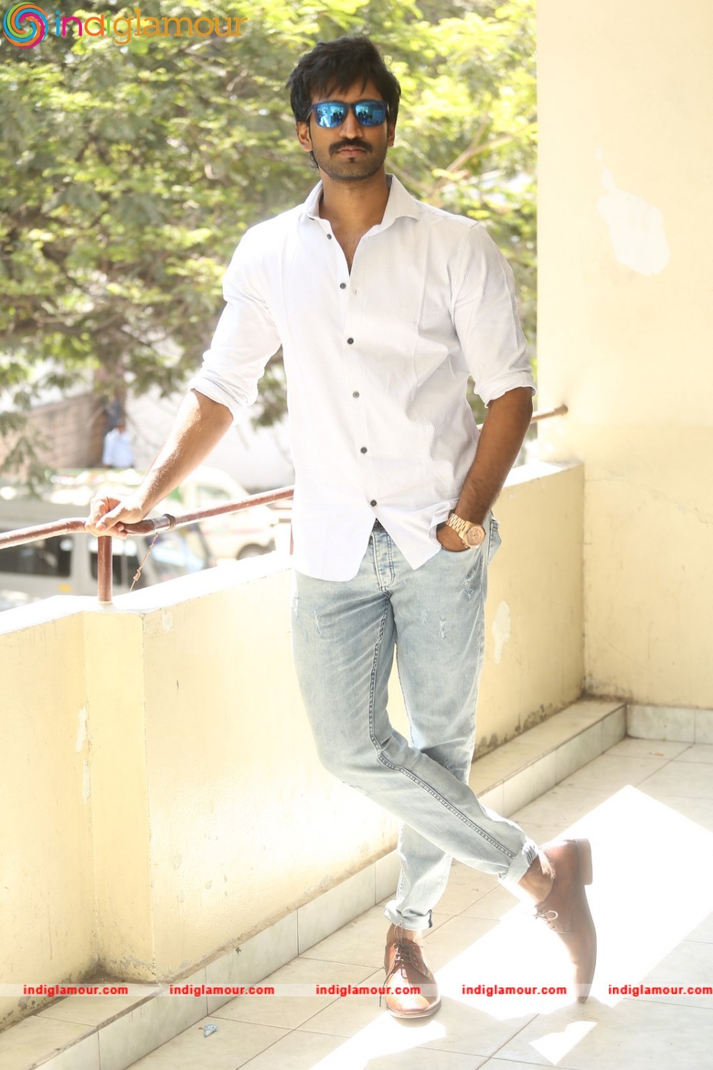 Aadhi Actor hd photo