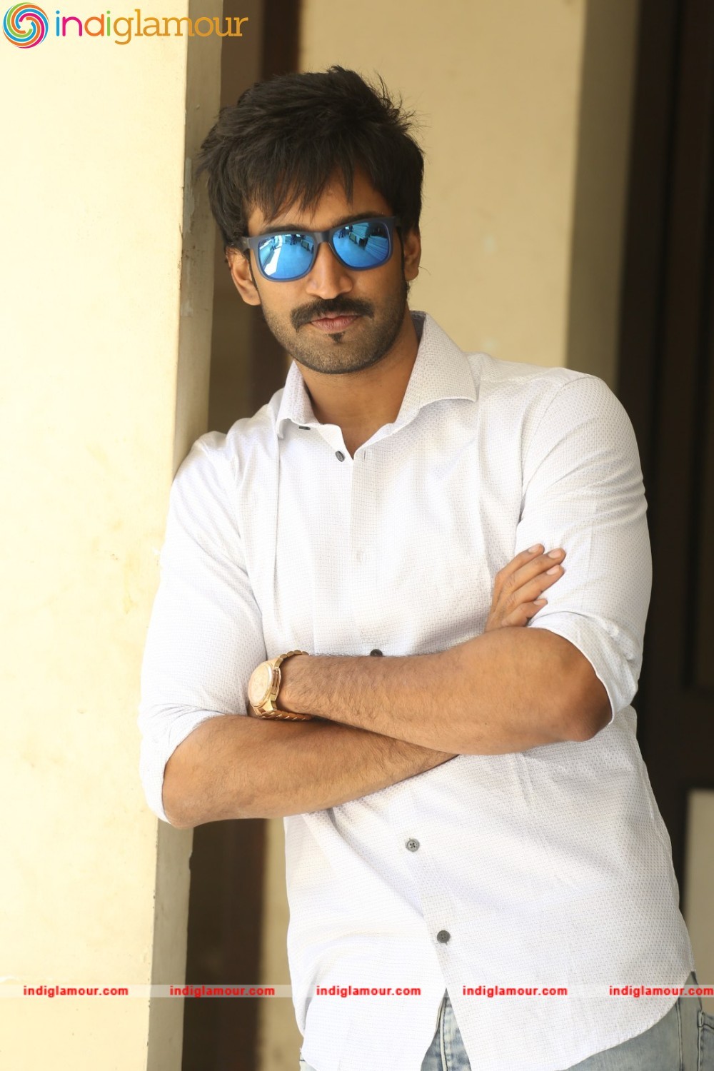Aadhi Actor hd photo