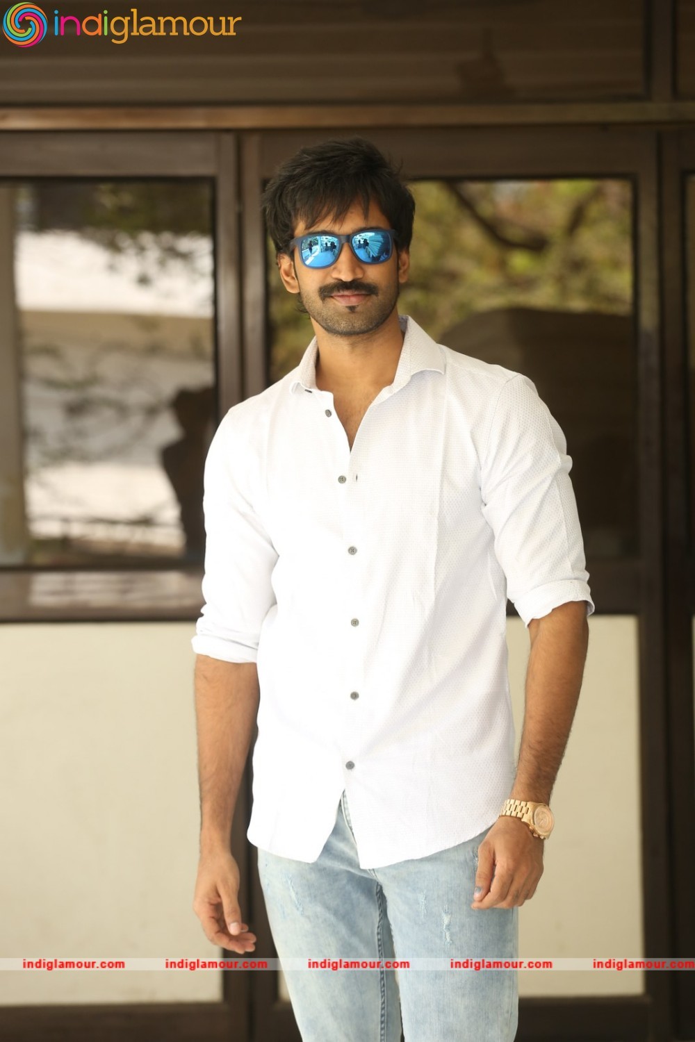 Aadhi Actor hd photo