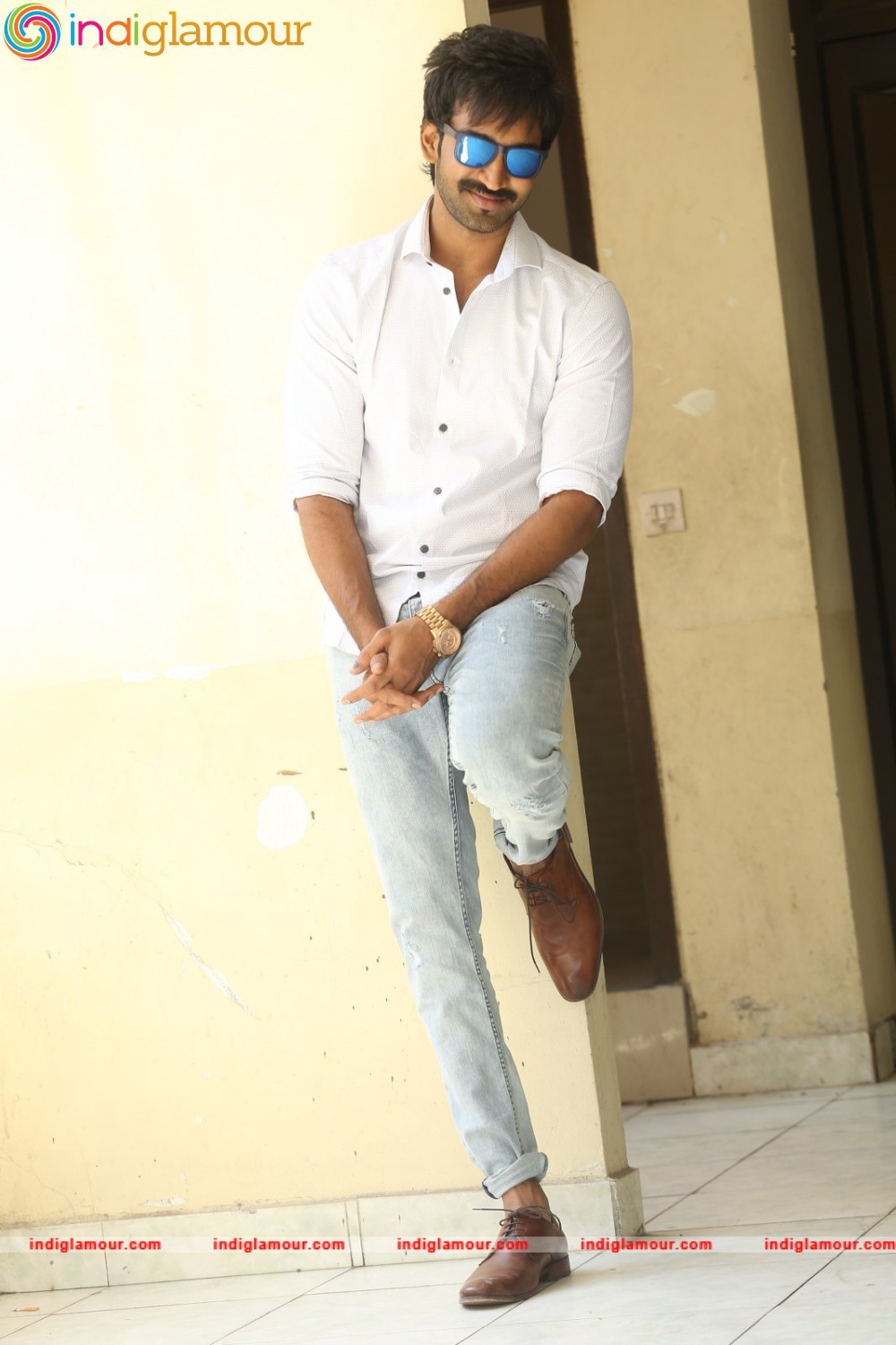 Aadhi Actor hd photo