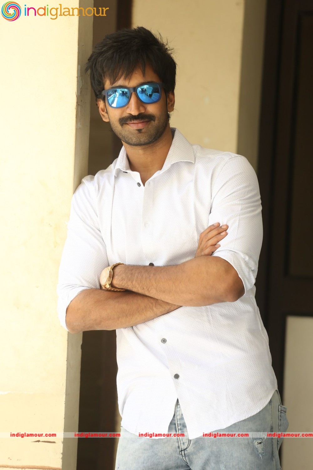 Aadhi Actor hd photo