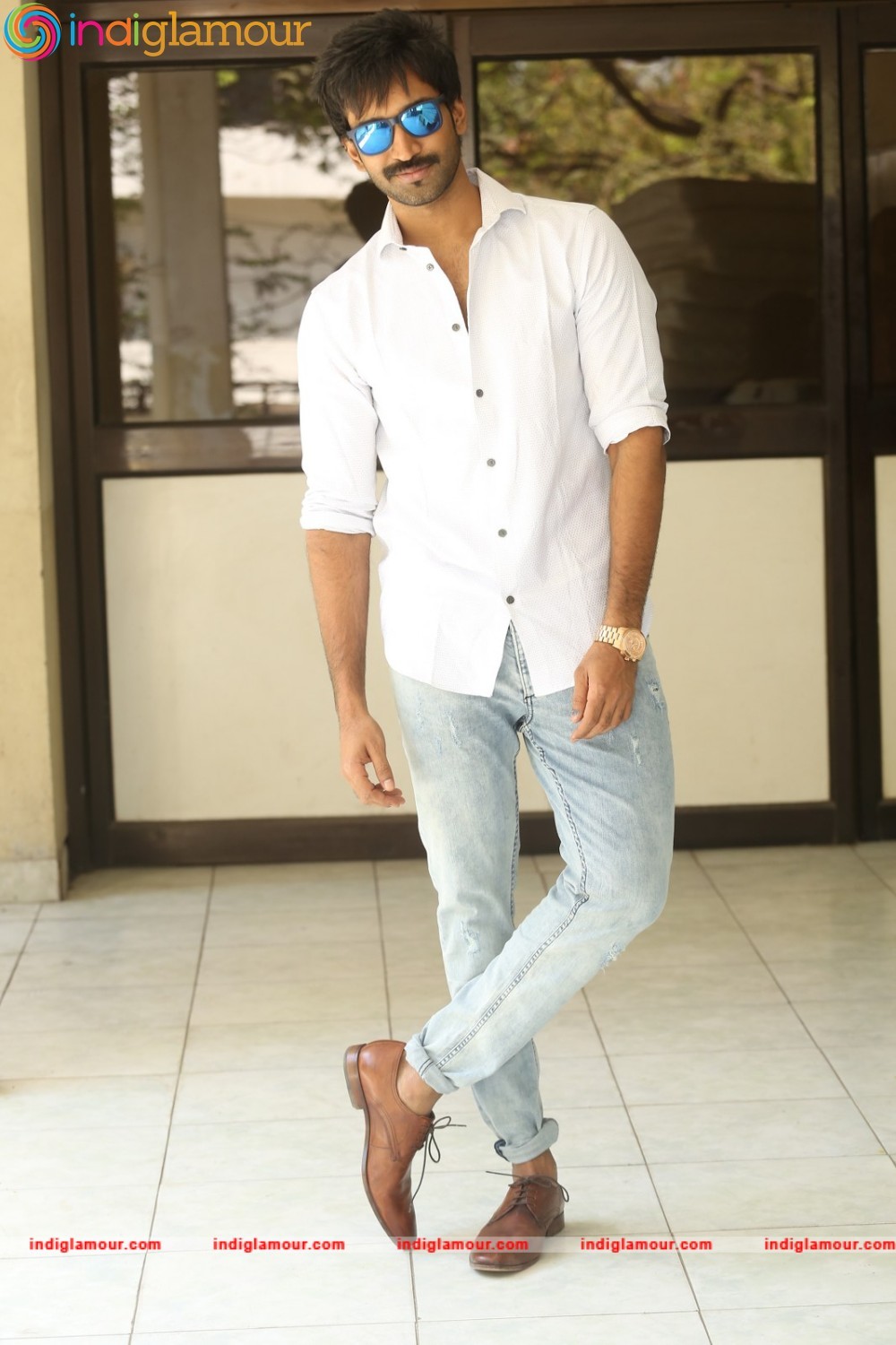 Aadhi Actor hd photo