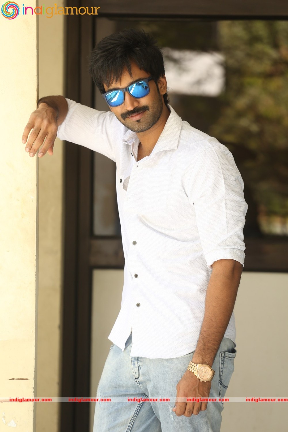 Aadhi Actor hd photo