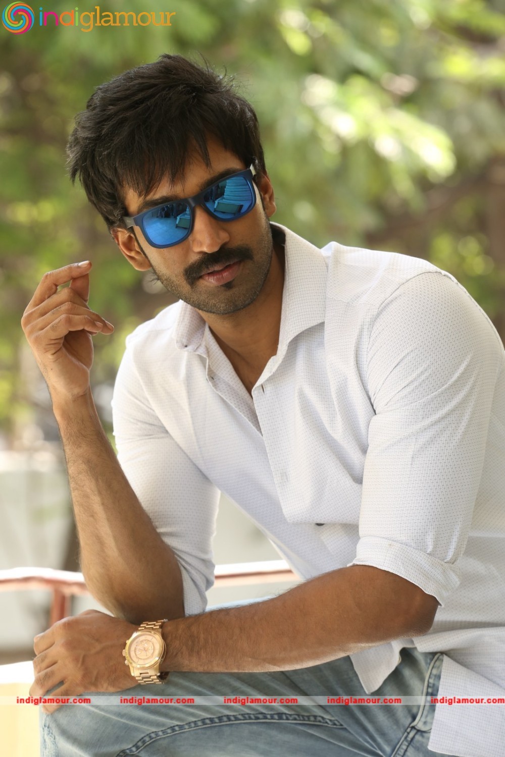 Aadhi Actor hd photo