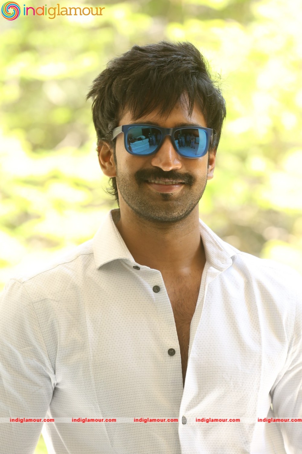 Aadhi Actor hd photo