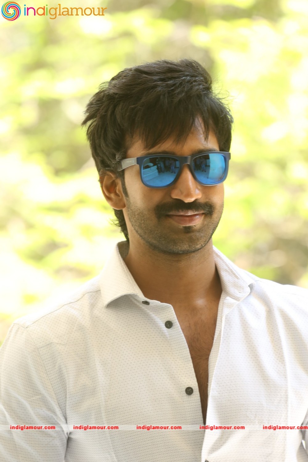 Aadhi Actor hd photo