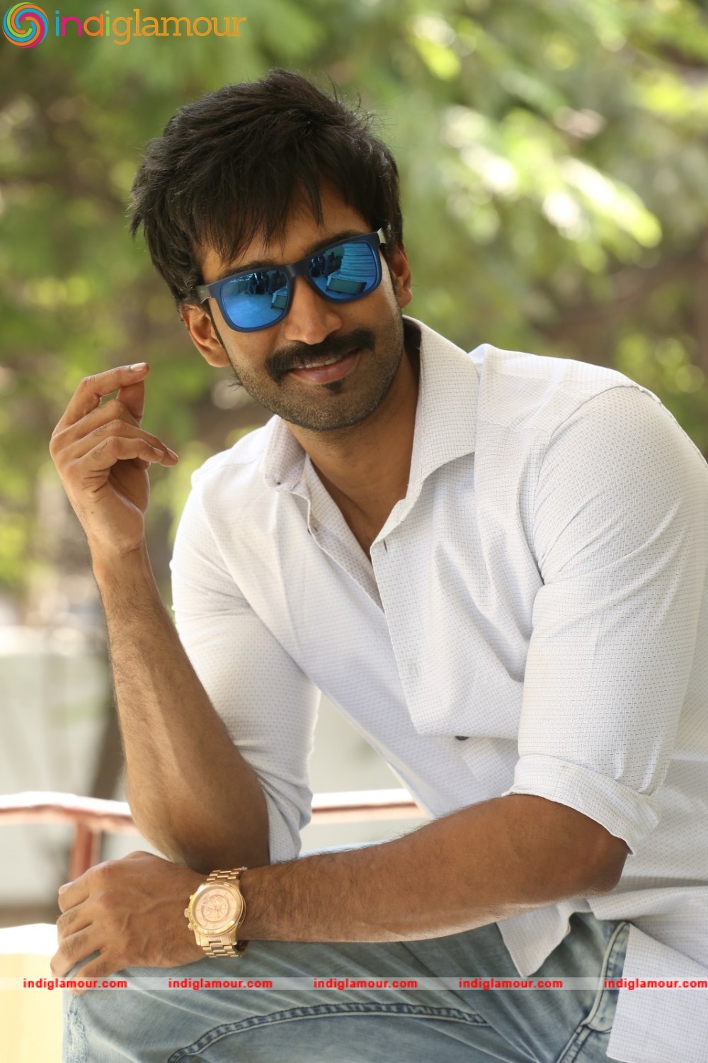 Aadhi Actor hd photo