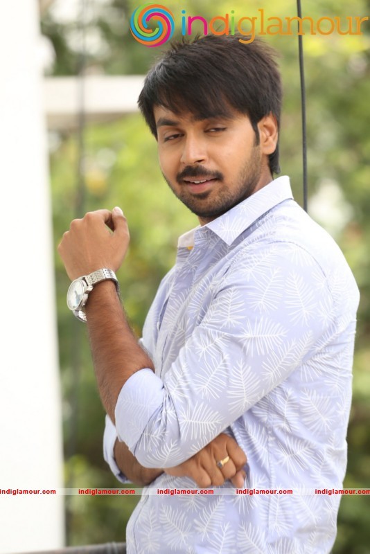 Hero Maanas Photos Actor hd photo