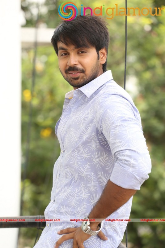 Hero Maanas Photos Actor hd photo