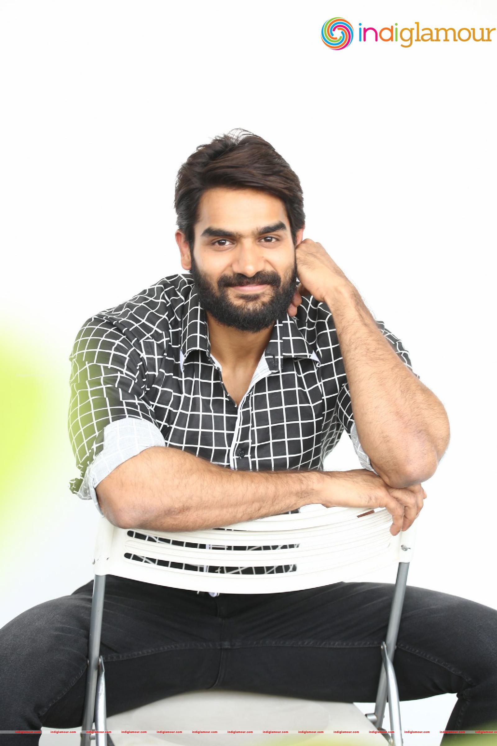 Kartikeya Actor hd photo