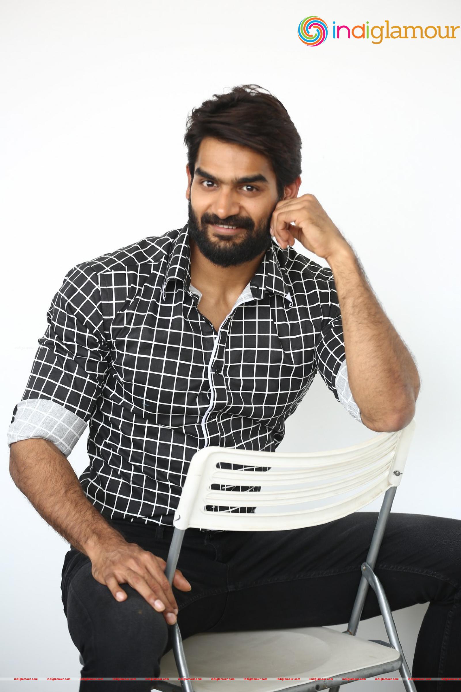 Kartikeya Actor hd photo