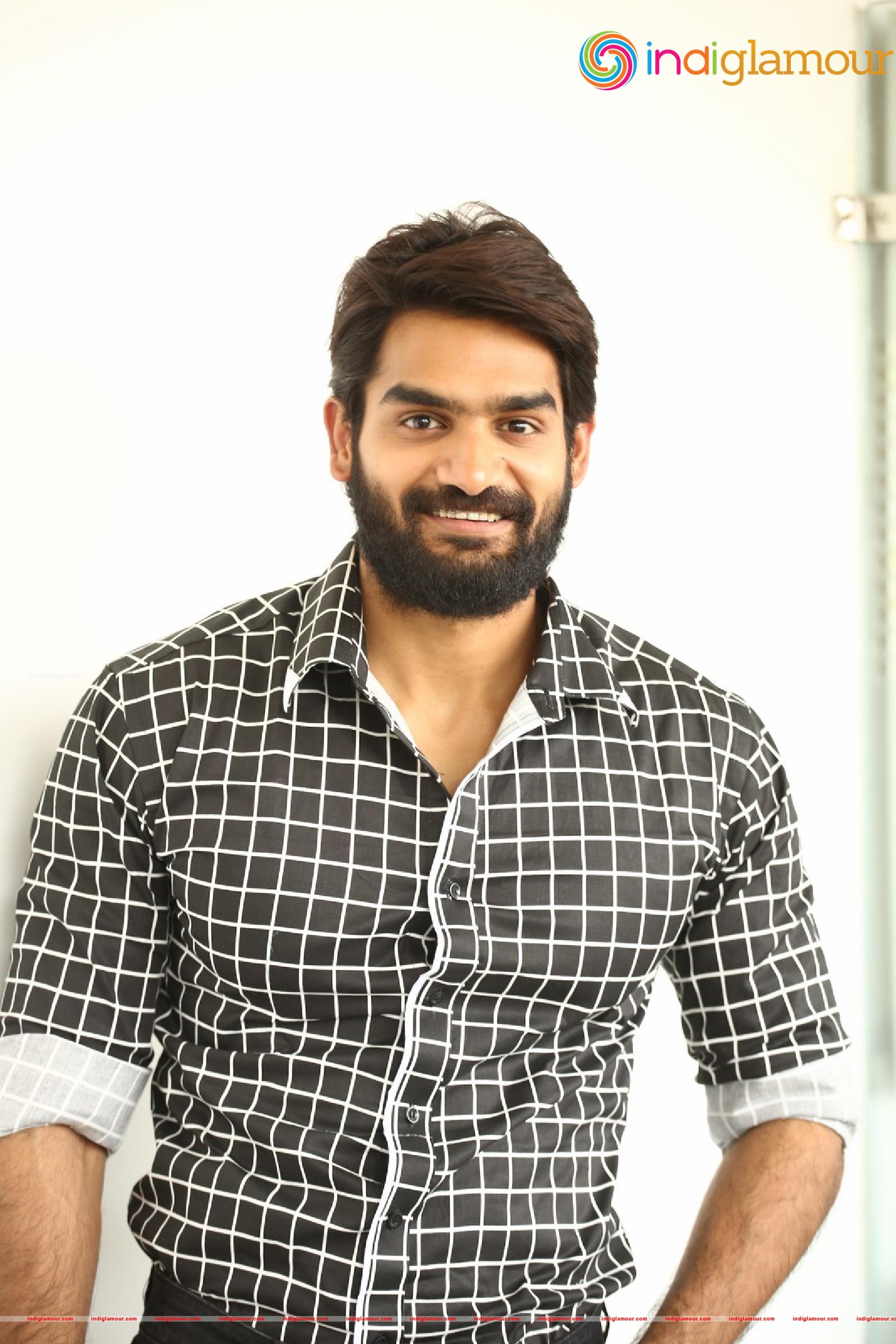 Kartikeya Actor hd photo