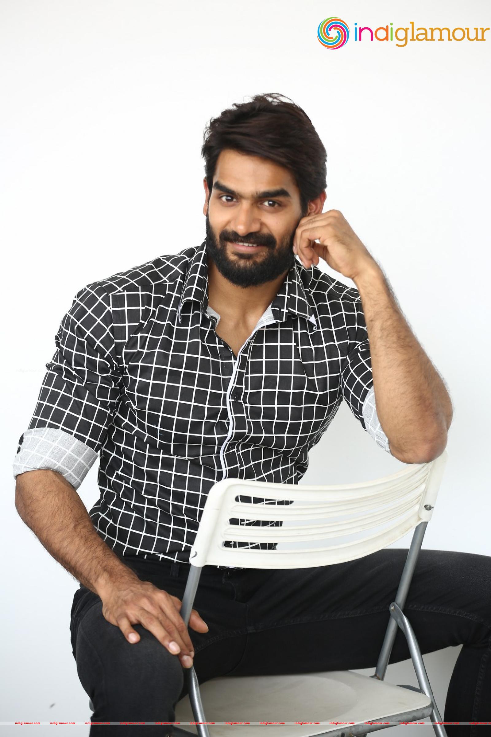 Kartikeya Actor hd photo
