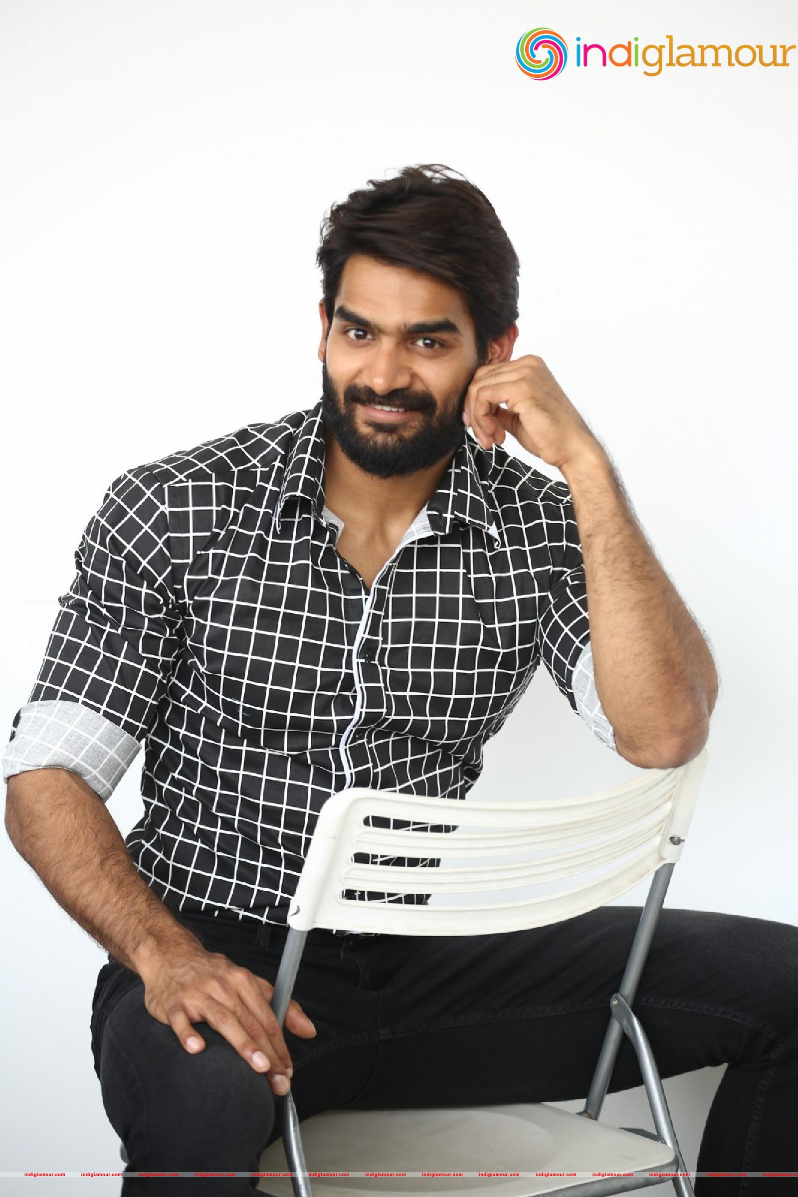 Kartikeya Actor hd photo