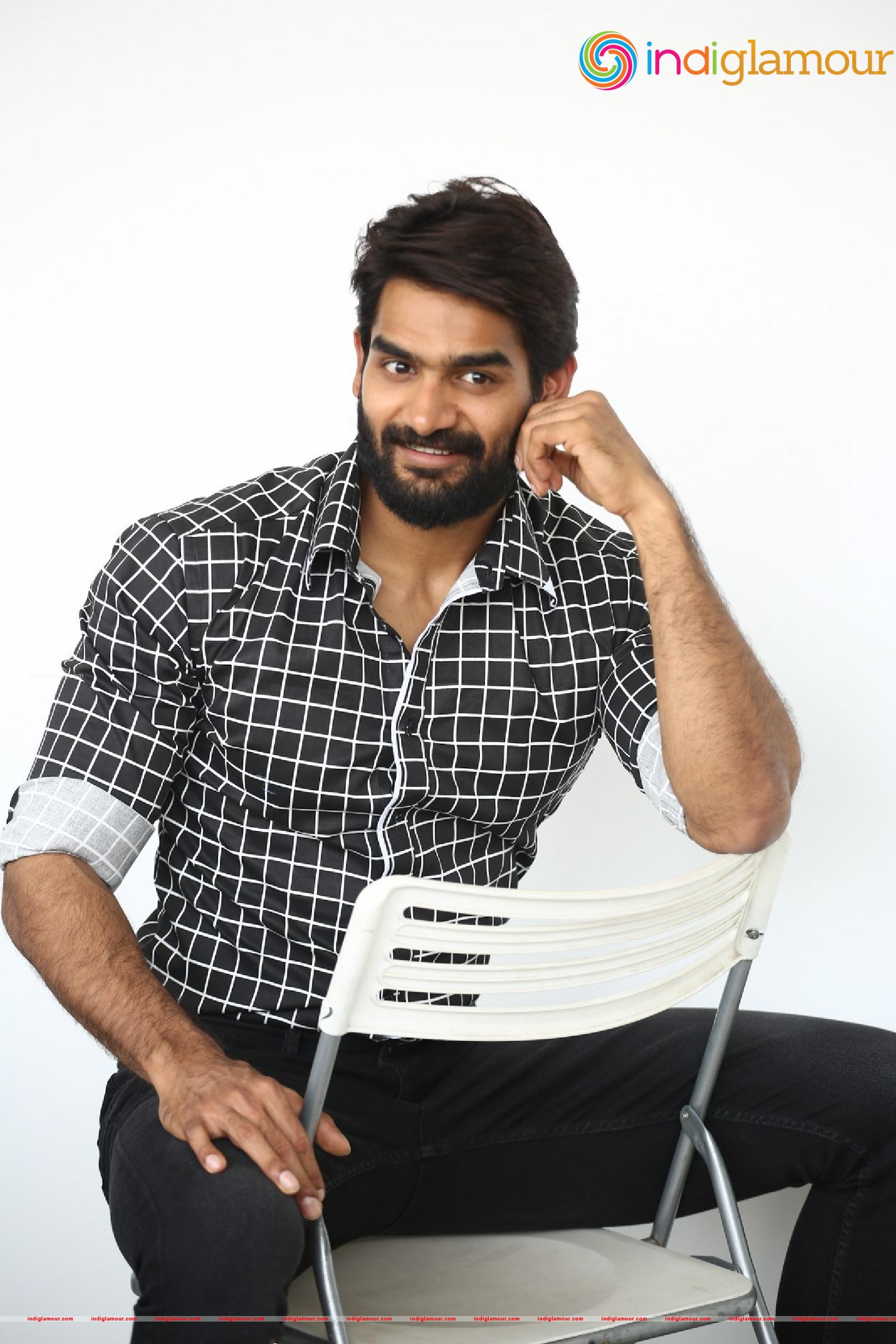 Kartikeya Actor hd photo