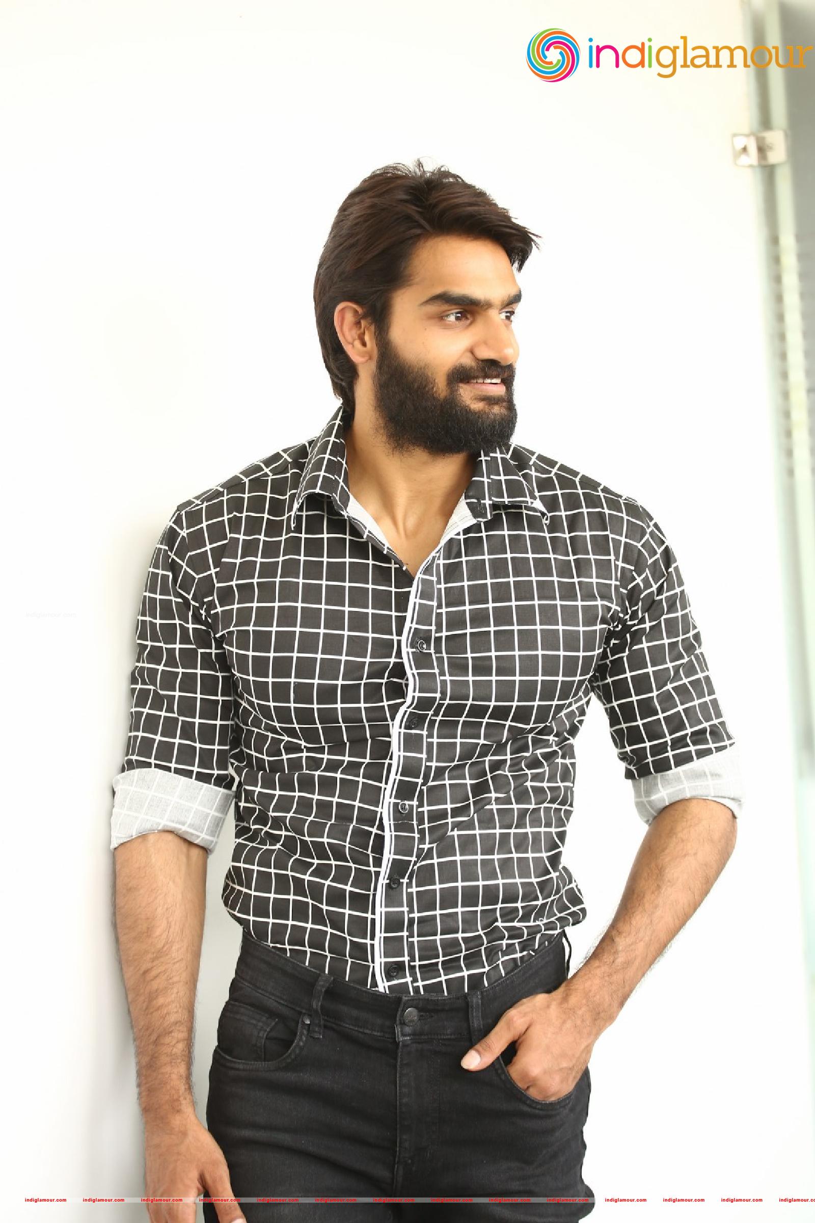 Kartikeya Actor hd photo