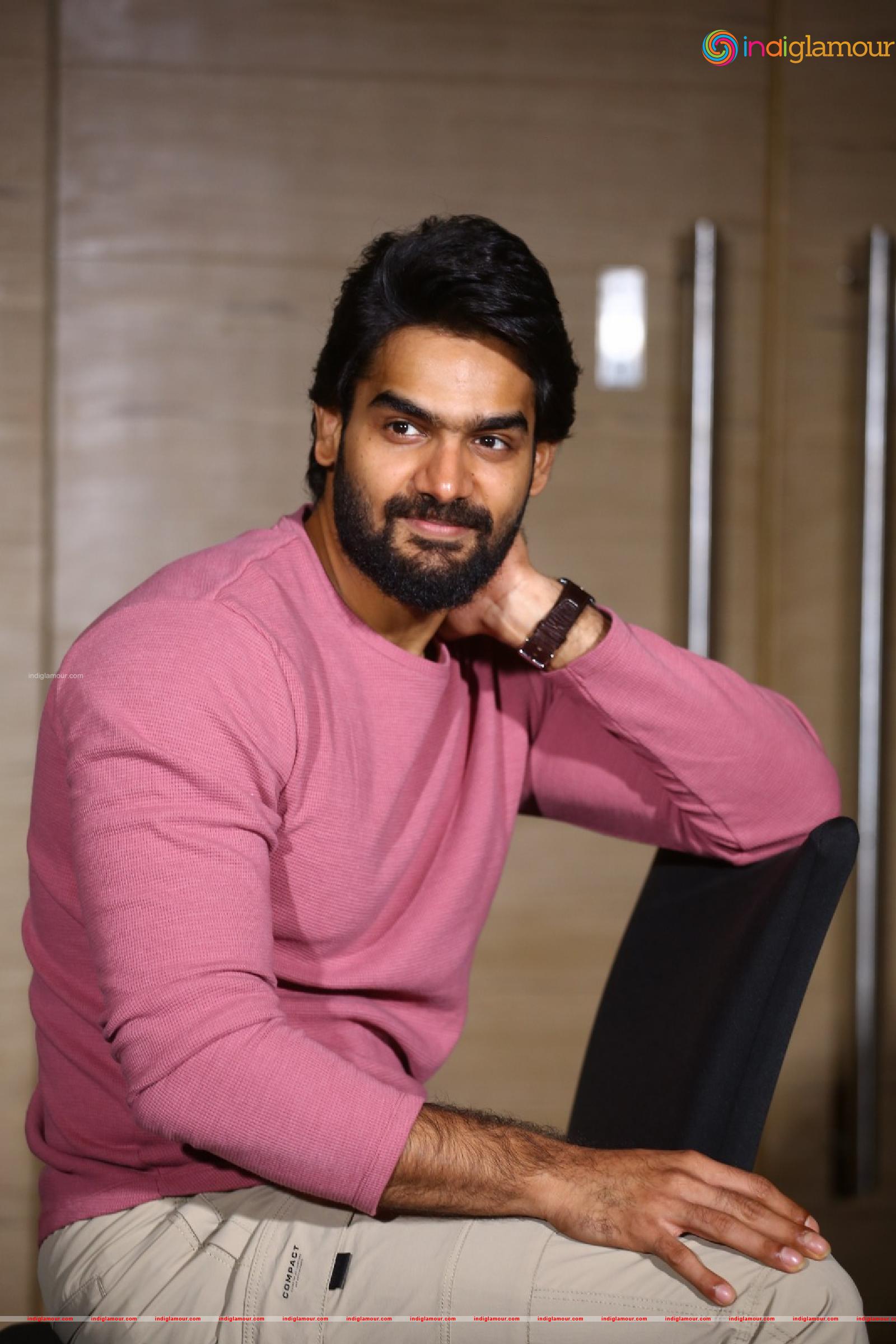 Karthikeya Actor hd photo
