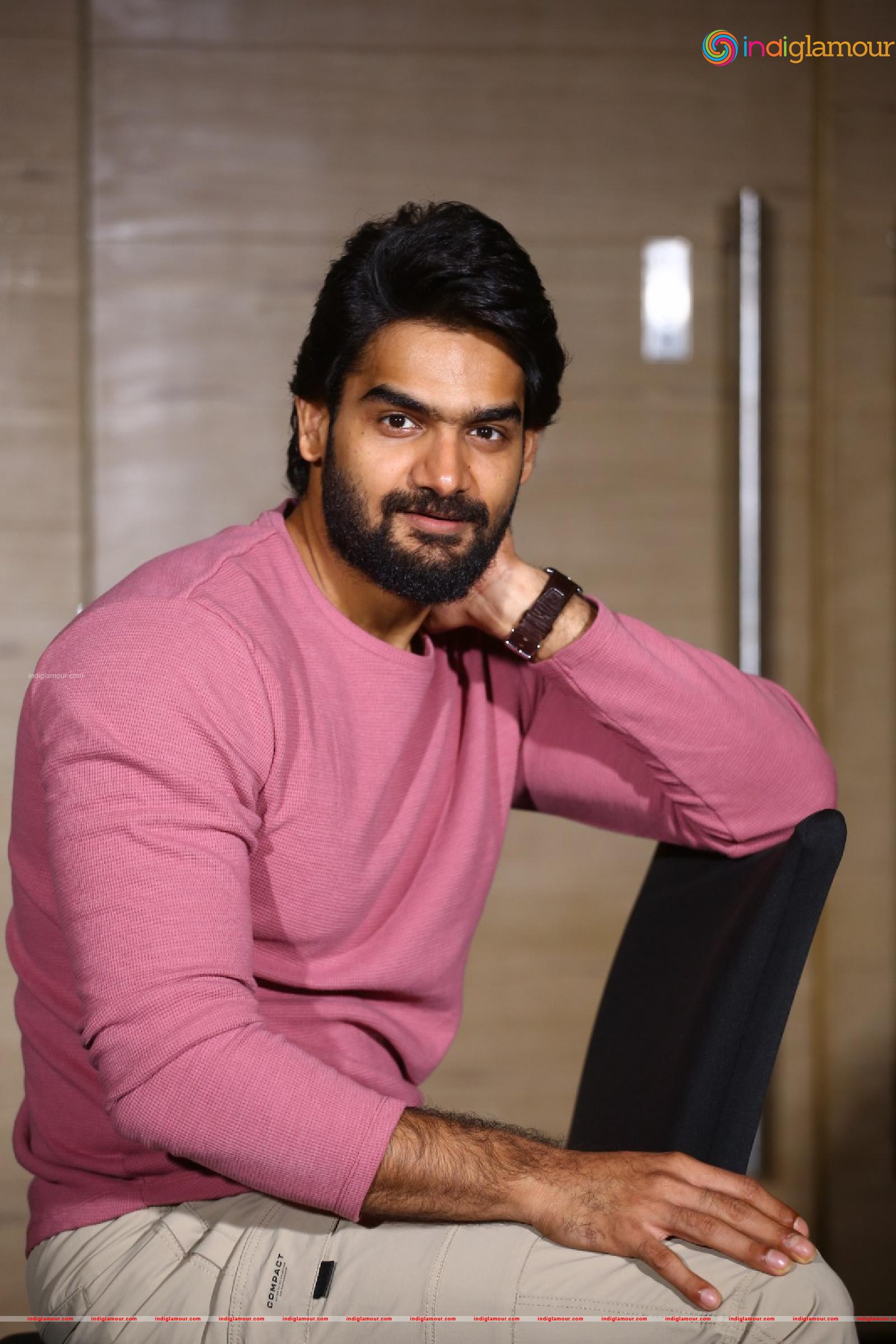 Karthikeya Actor hd photo