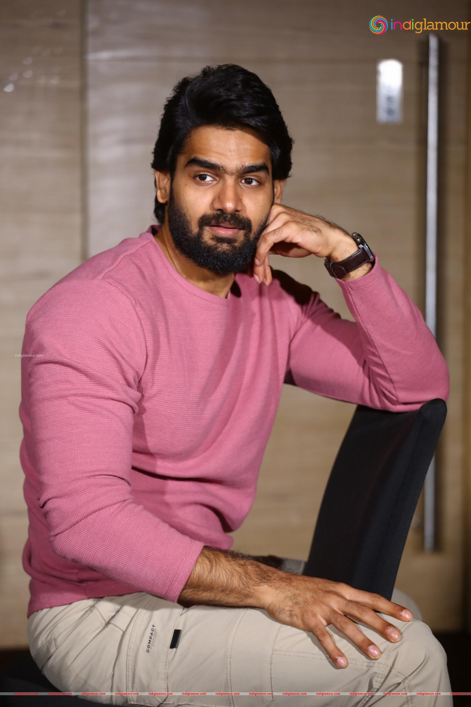 Karthikeya Actor hd photo