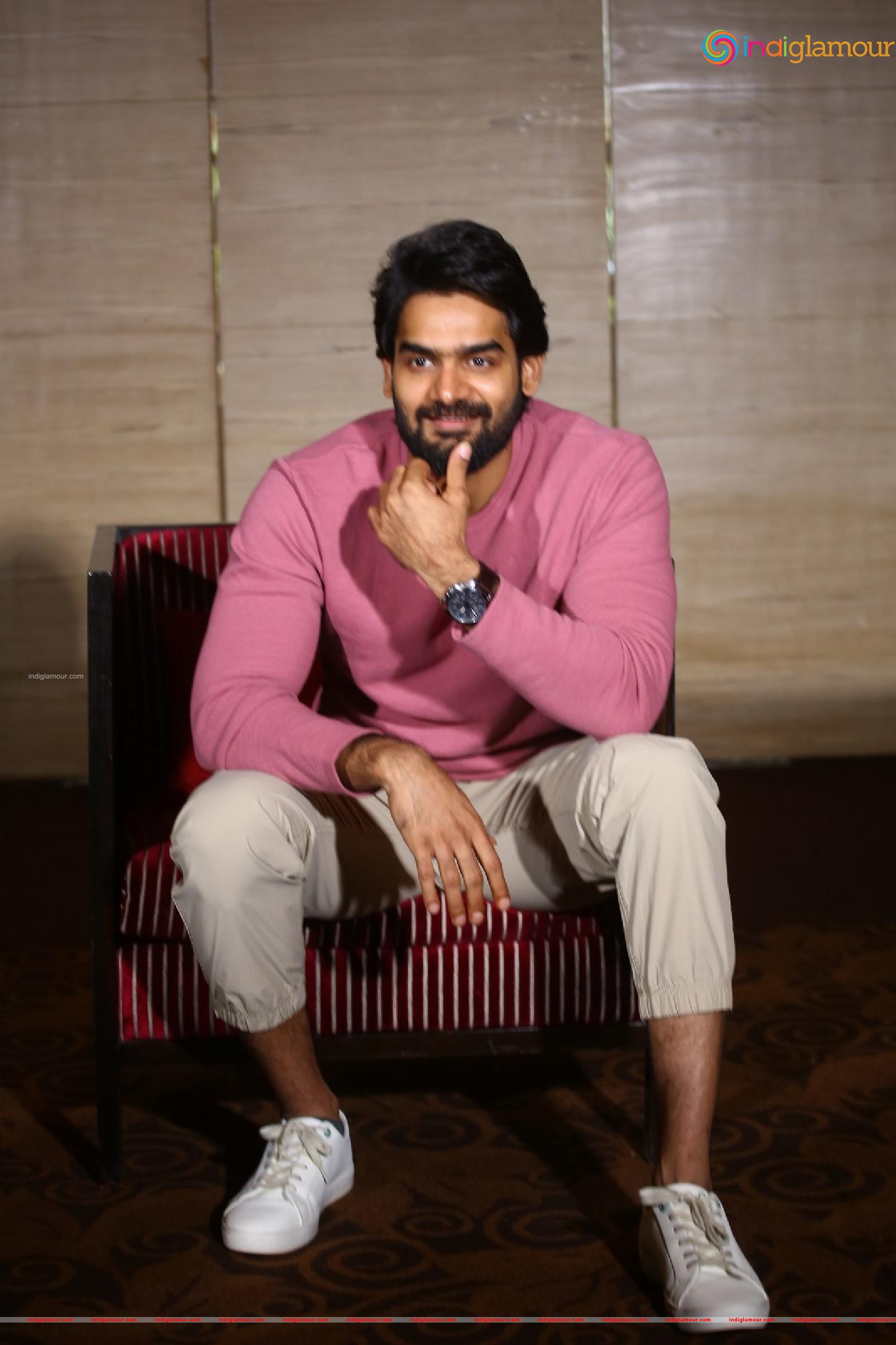 Karthikeya Actor hd photo