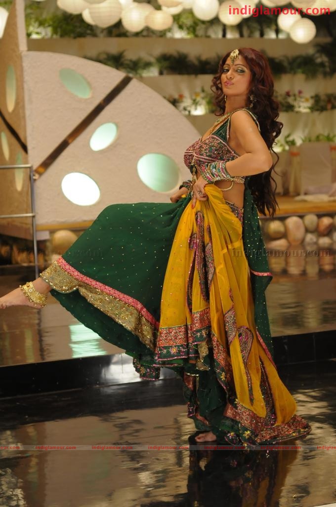 Udaya Bhanu Actress hd photo