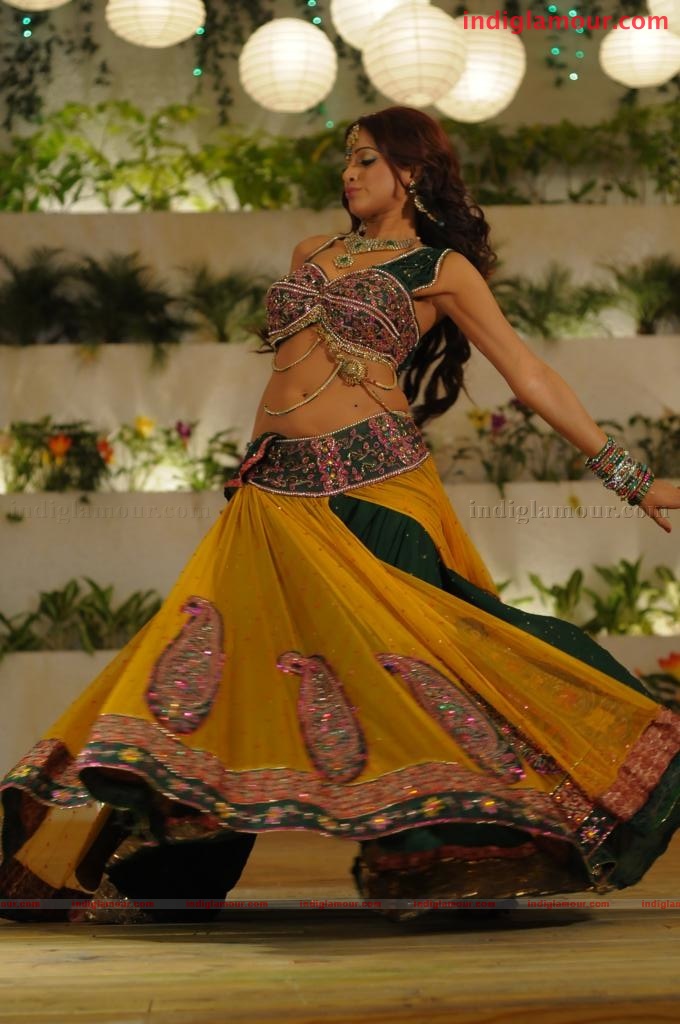 Udaya Bhanu Actress hd photo