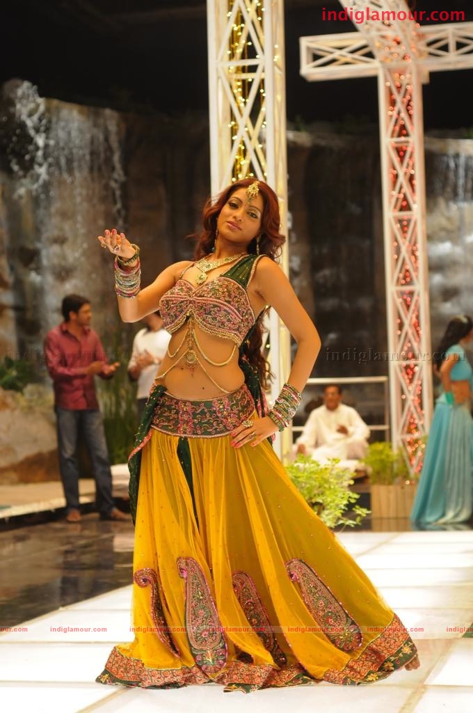 Udaya Bhanu Actress hd photo