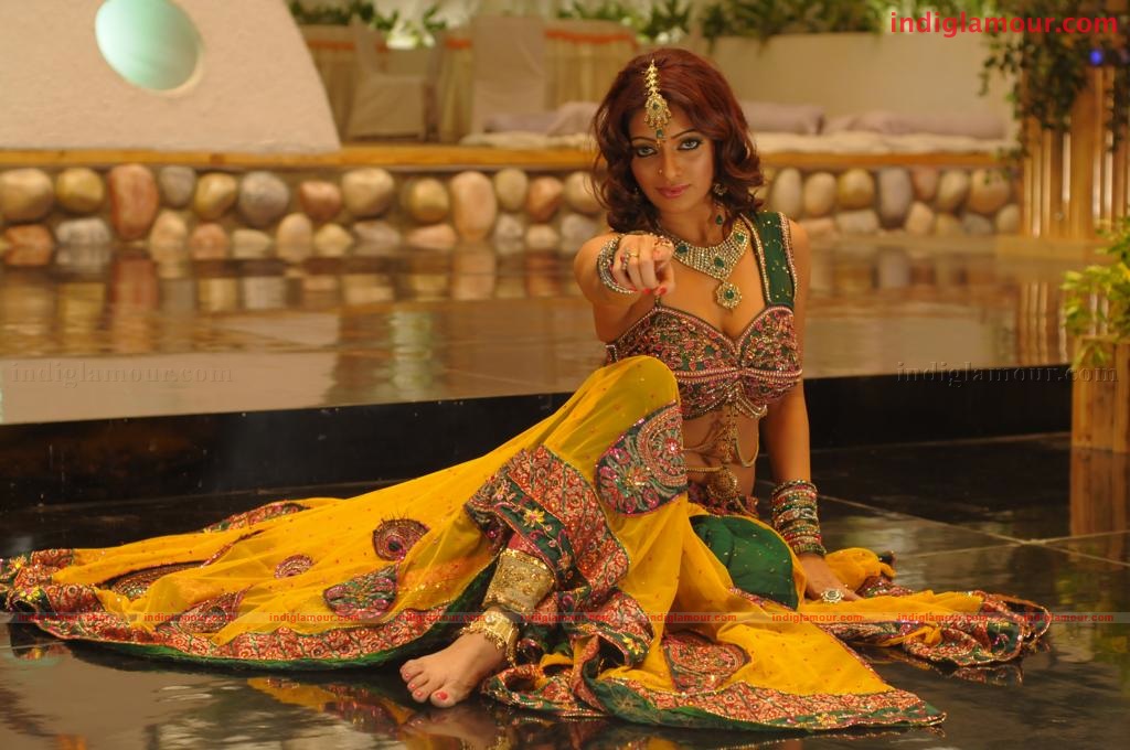 Udaya Bhanu Actress hd photo