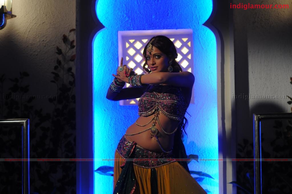Udaya Bhanu Actress hd photo