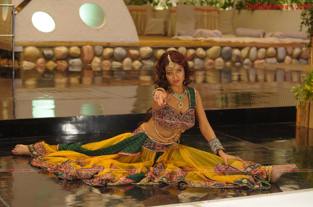 Udaya Bhanu Actress hd photo