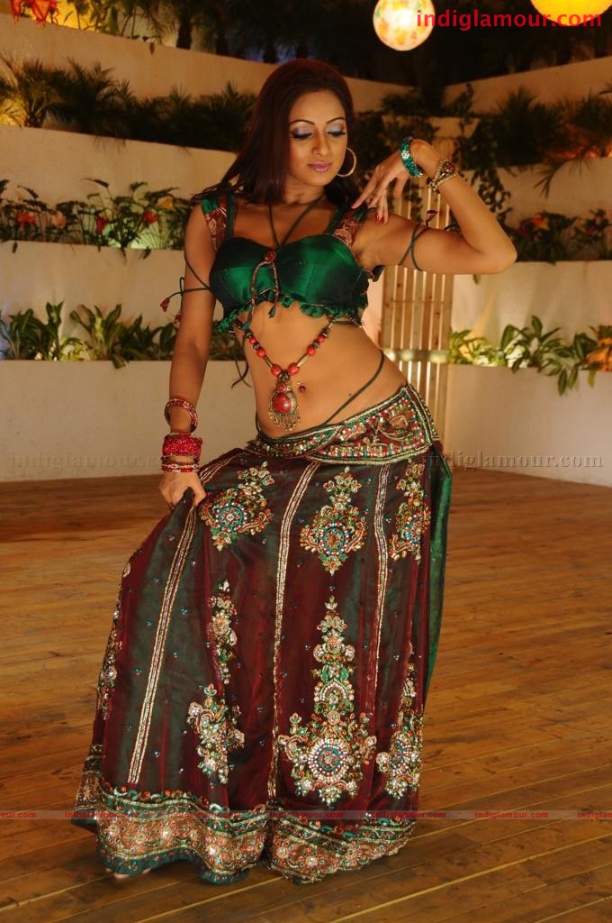 Udaya Bhanu Actress hd photo