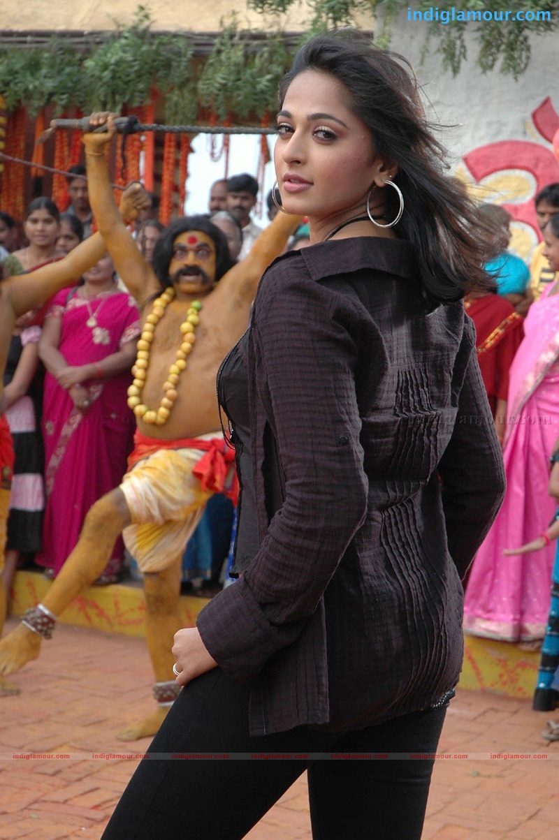 Anushka Actress hd photo