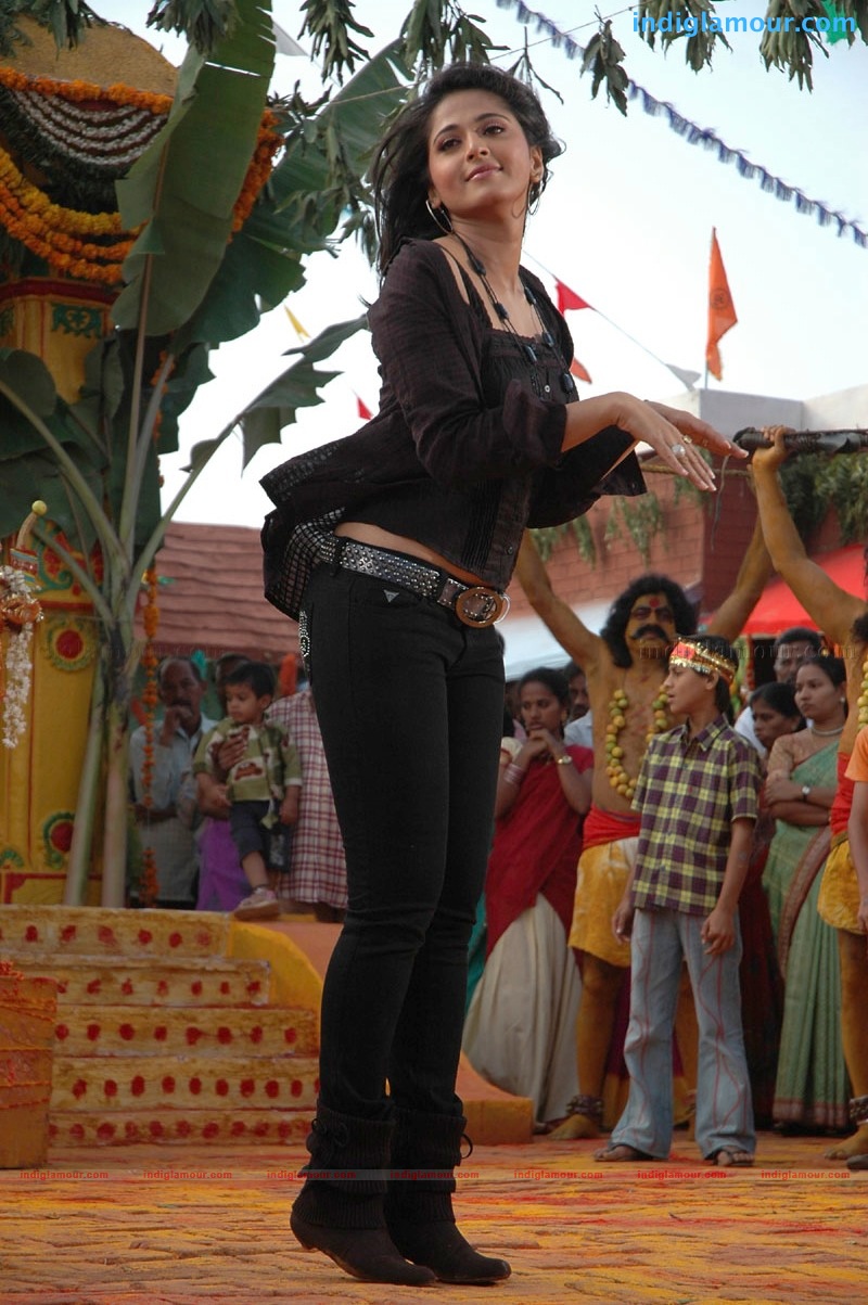 Anushka Actress hd photo