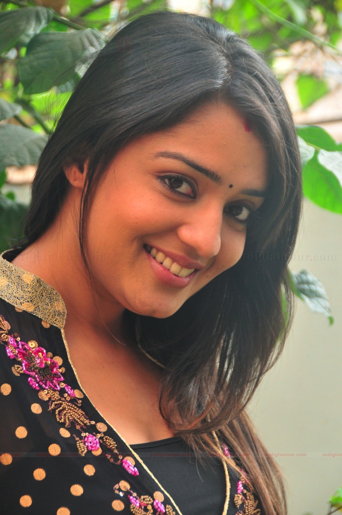 Nikitha Actress hd photo