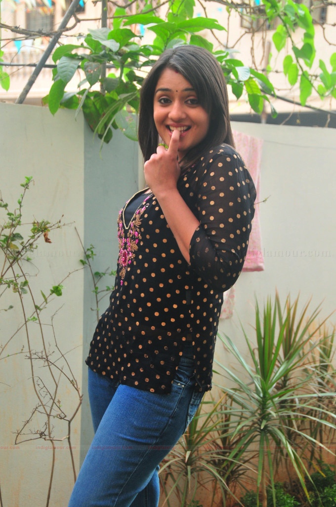Nikitha Actress hd photo