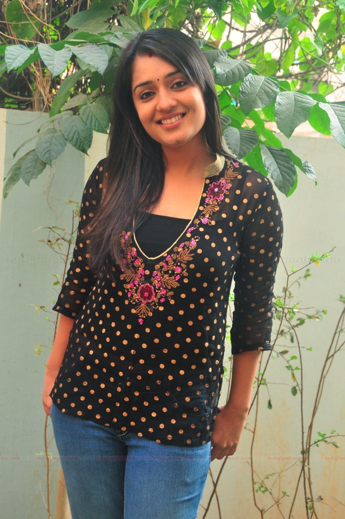 Nikitha Actress hd photo