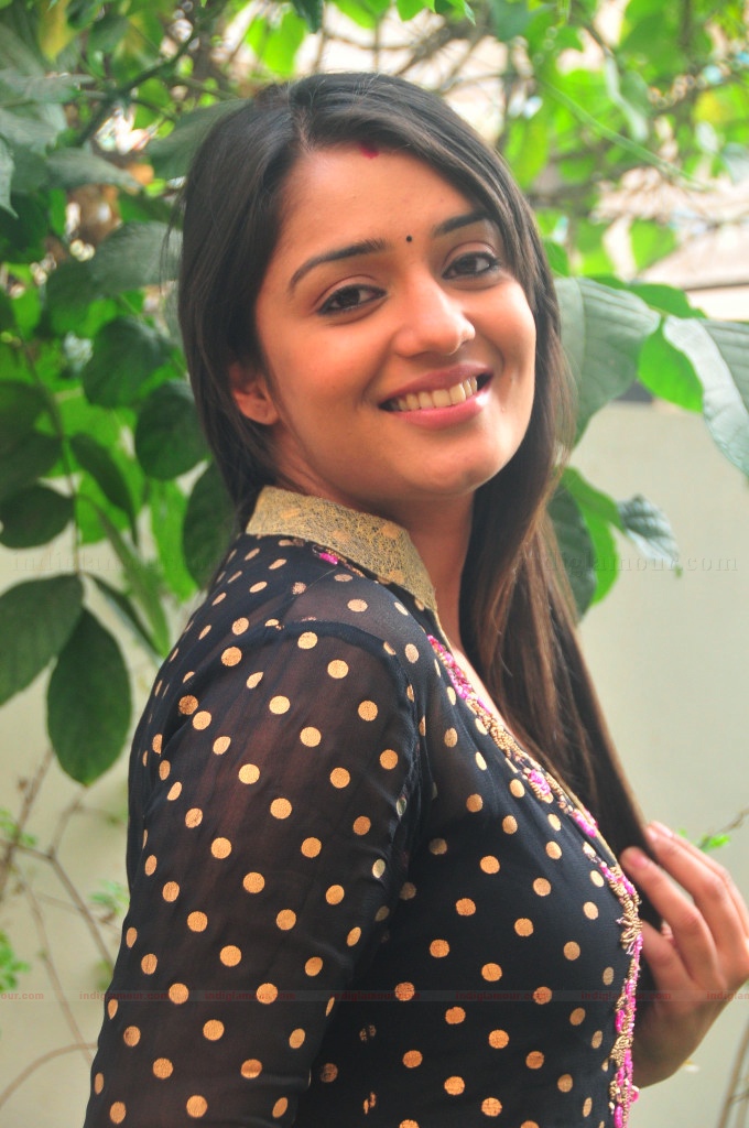 Nikitha Actress hd photo