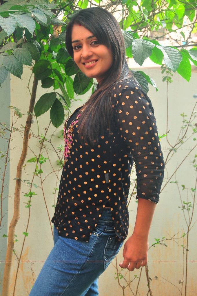 Nikitha Actress hd photo