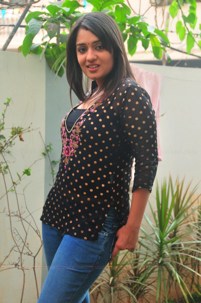 Nikitha Actress hd photo
