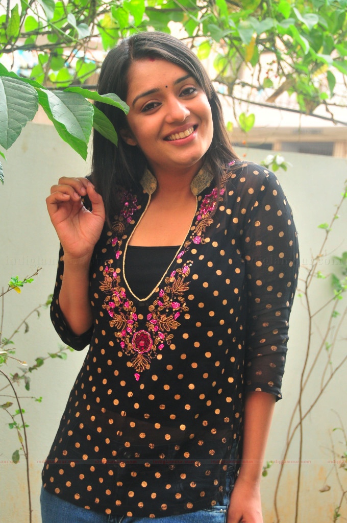 Nikitha Actress hd photo