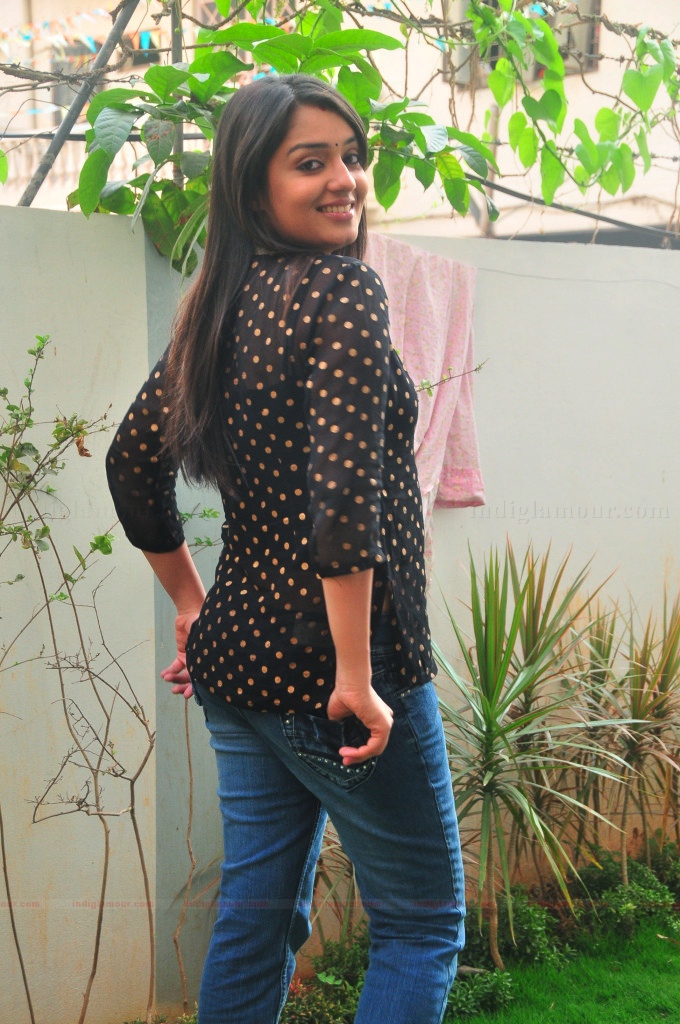 Nikitha Actress hd photo
