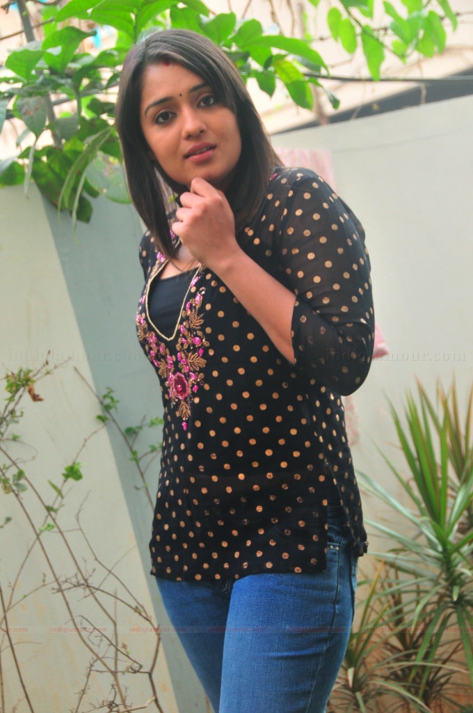 Nikitha Actress hd photo