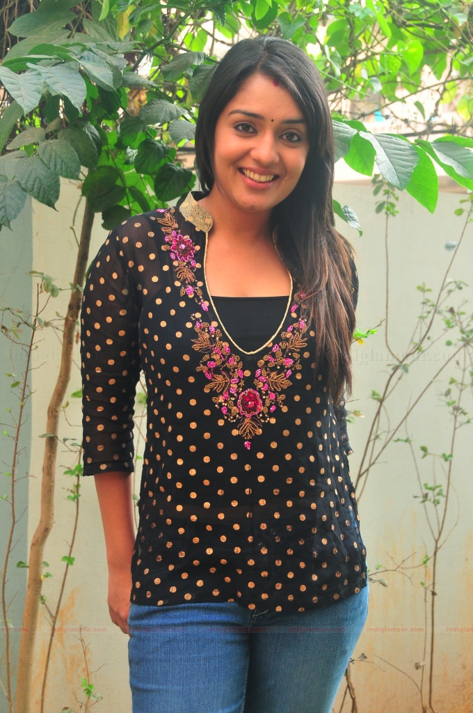 Nikitha Actress hd photo