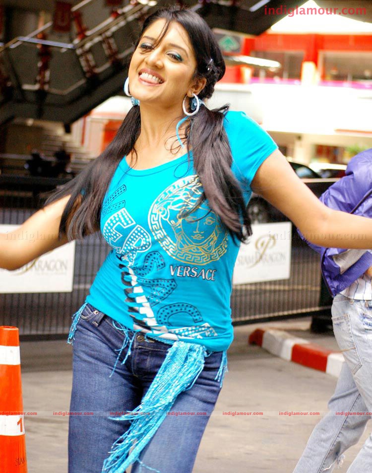 Vimala Raman Actress hd photo
