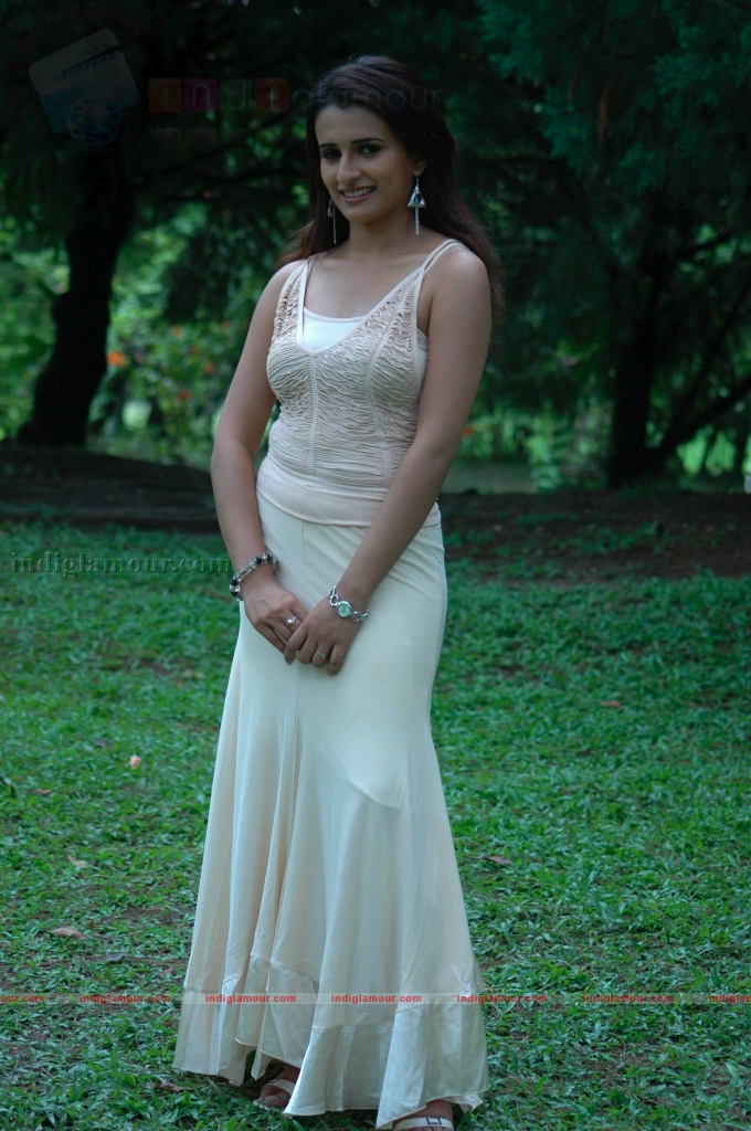 Arya Menon Actress hd photo