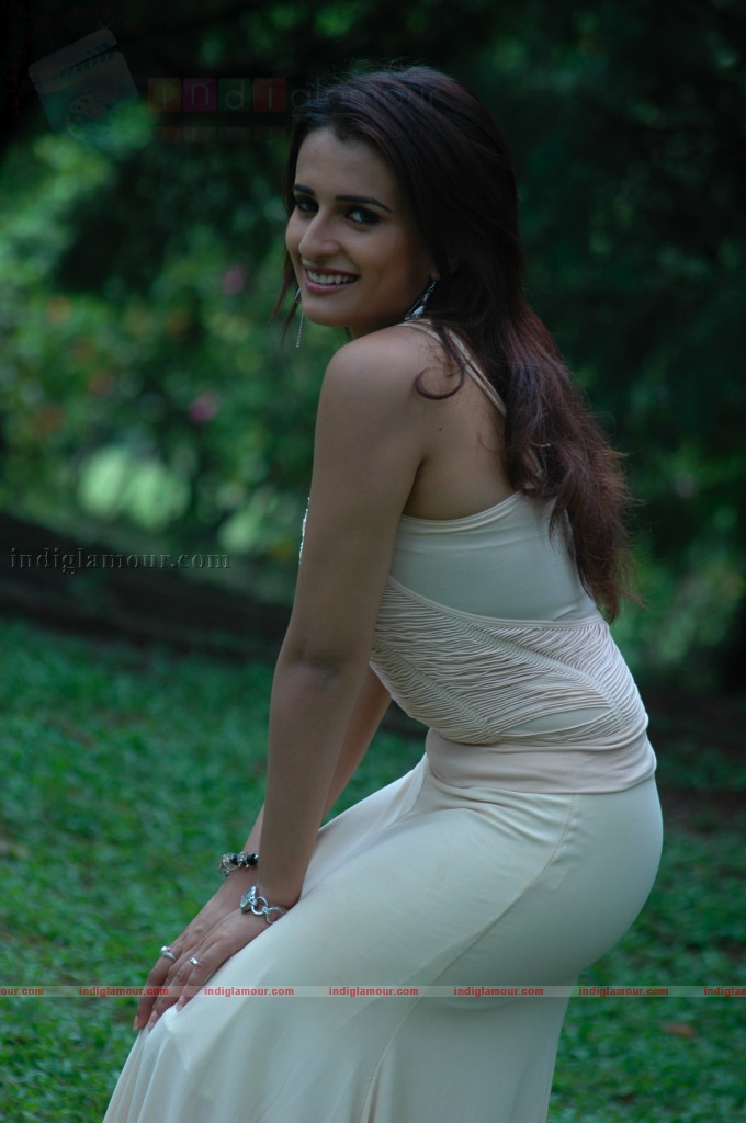 Arya Menon Actress hd photo