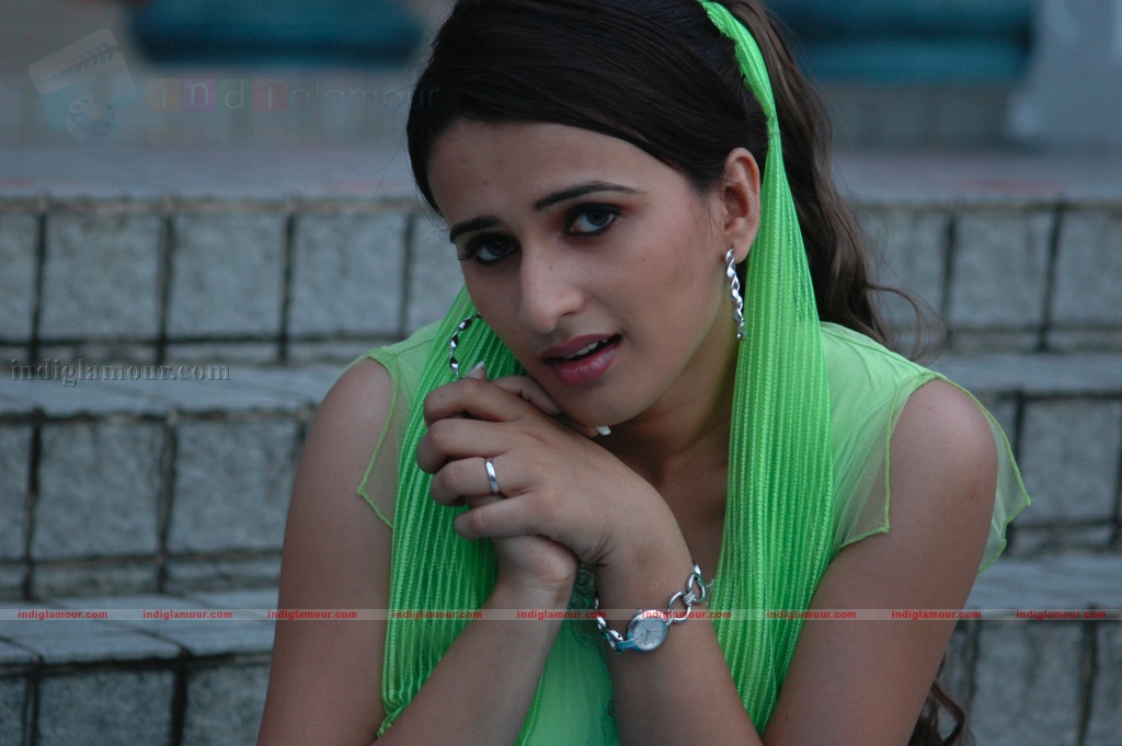Arya Menon Actress hd photo